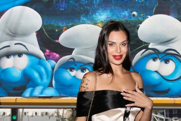 DOK GLUMI ŠTRUMPFETU, NJIMA PUCAJU MIŠIĆI! Skinuli se bivši momci Mine Vrbaški - ne zna se koji je ZGODNIJI! (FOTO)