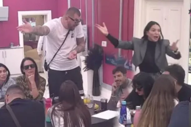 KARAMBOL JANJUŠA I MAJE, STARLETA PREKINULA ĆUTANJE O ABORTUSU! Nakon provokacije POTPUNO PODIVLJALA u programu uživo!