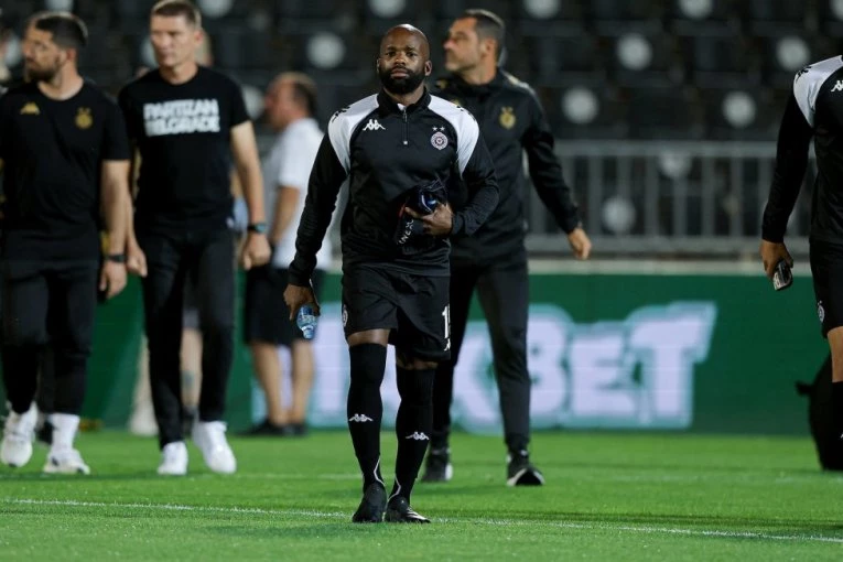 OGLASIO SE KALULU POVODOM ODLASKA IZ PARTIZANA!