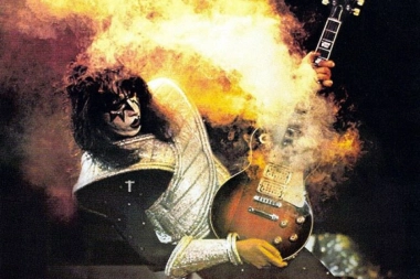 UMRO EJS FREJLI! Legendarni gitarista grupe KISS preminuo u 74. godini