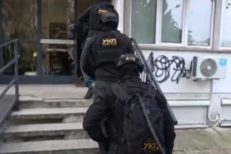 PUCNJAVA U BEOGRADU! Voždovac vrvi od policije! (VIDEO)