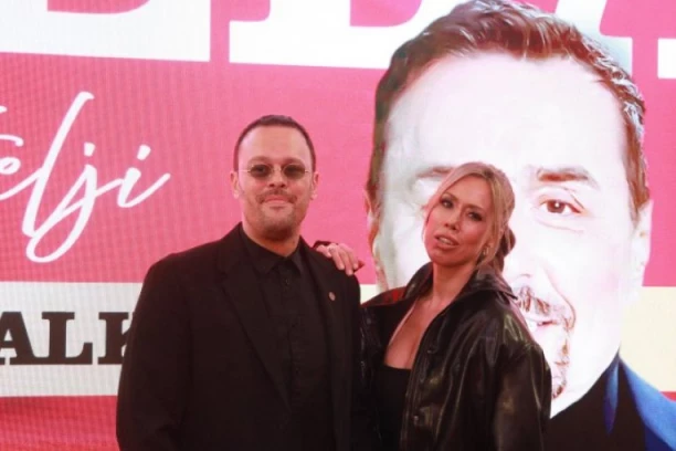 OVO JE BUDUĆA ŽENA IGORA KOJIĆA! Sestra mu je bila samo paravan - evo ko je ZAMENIO Sofiju i Severinu! (FOTO)