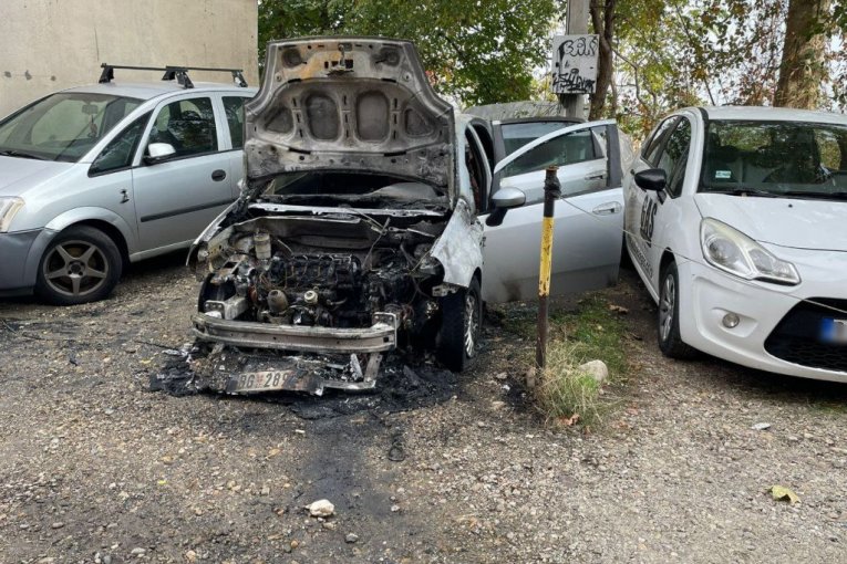 Automobil nakon eksplozije