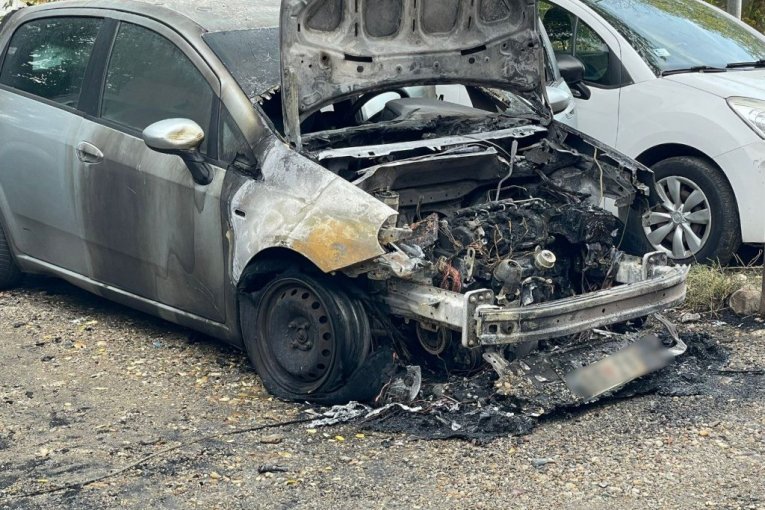 Automobil nakon eksplozije