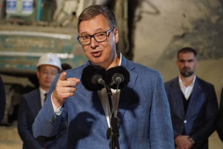 "SADA MORAJU DA LAŽU JER IM JE SVE PROPALO" Oglasio se Vučić o gnusnoj izmišljotini blokadera!