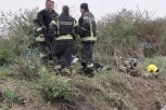POGINUO MATURANT (18) KOD SREMSKE MITROVICE! Auto pun tinejdžera sleteo s puta i završio na krovu u kanalu!