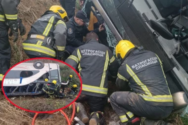 "GLAVOM JE RAZBILA STAKLO I IZLETELA!" Potresna ispovest žene čija je koleginica poginula u prevrtanju autobusa kod Sremske Mitrovice: Mogli smo svi da IZGINEMO!