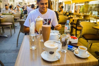 SRBI OTKRILI TRIK! Evo kako da pijete kafu u gradu za POLA CENE, a sve to bez varanja i čiste savesti!