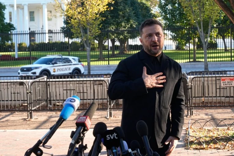 ZELENSKI OPET PONIŽEN! Ukrajinac sam drži konferenciju ispred Bele kuće: "Mislim da moramo da stanemo tu gde jesmo" (VIDEO)