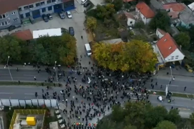 OPŠTE RASULO U BLOKADERSKIM REDOVIMA! SADA JEDNI DRUGIMA DRŽE LEKCIJE: "Ne mož' novinari da vam budu saveznici!"