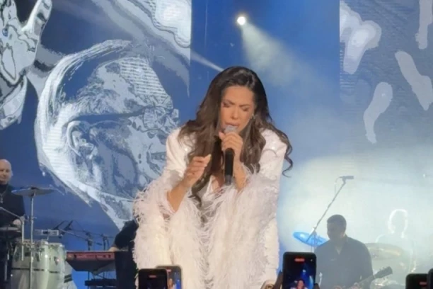 ZAŠTO JE HITNO PREKINUT KONCERT TANJE SAVIĆ?! Pevačica BRUTALNO napadnuta, pojavio se PONIŽAVAJUĆI snimak! (VIDEO)