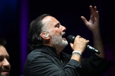 TONY CETINSKI NEZAUSTAVLJIV – LJUBAV TRAJE TRI DANA!