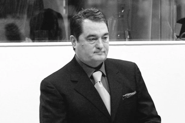 PAVKOVIĆ JE VOLEO LEPU VODITELJKU, A ONA GA OJADILA! Nakon hapšenja u akciji "Sablja", ostavila ga i uzela mu stan!