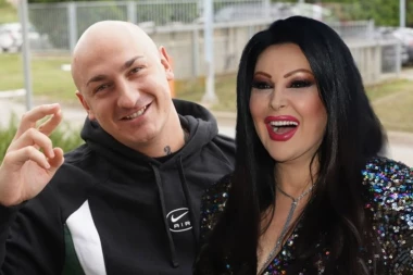 DESINGERICA PREIMENOVAO UNUKU DRAGANE MIRKOVIĆ! Šok! Evo šta se dogodilo nakon SKANDALA iz aviona! (VIDEO)
