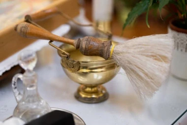 SAČINITE SPISAK IMENA I OTVORITE VRATA NA SVIM PROSTORIJAMA U KUĆI: Ne zaboravite  da ovo uradite pre slave, a evo i zašto!