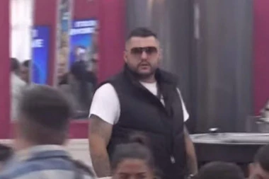 BOG MU UZEO NAJMILIJE, A DAO MU DETE! Zbog ove informacije IZBIO KURCŠLUS u "Eliti", STVAR SE OTELA KONTROLI! (GALERIJA)