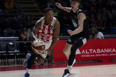 PUKLA STOTKA U PIONIRU! Zvezda Meridianbet na dominantan način ostvarila prvu pobedu u Admiralbet ABA ligi