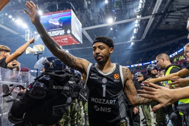PARTIZAN SE HITNO OGLASIO ZBOG KARLIKA DŽONSA: Ovo su najnovije informacije o povređenom pleju