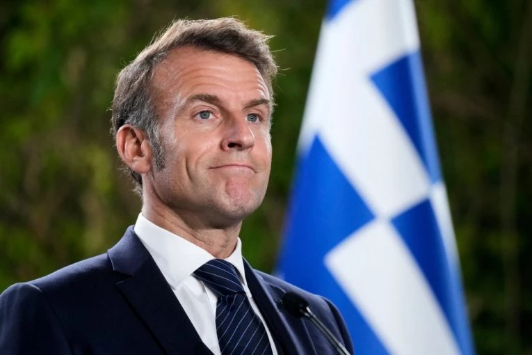 MAKRONU SVANULO! Predsednik Francuske dočekao bračni par o kojem je cela zemlja TRI GODINE pričala (FOTO)