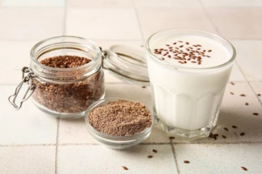 Svako jutro sam jela LAN I JOGURT: Telo mi je poslalo jasan signal - šokirala sam se rezultatima posle 14 dana