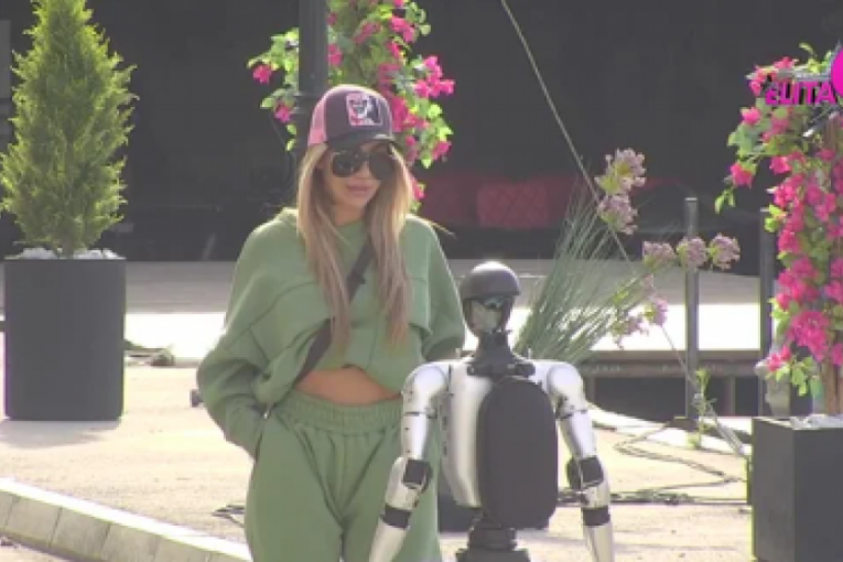 Aneli Ahmić sa Tošom