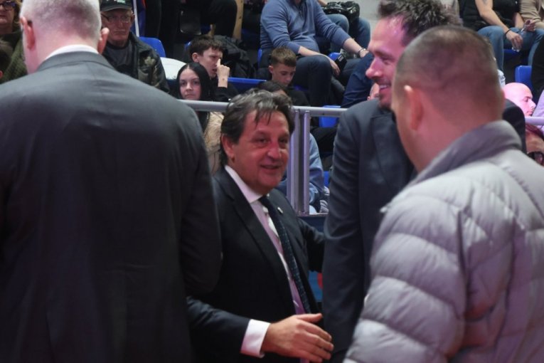 Rođendanska proslava SNS