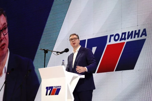 "DRŽAVA NIJE IGRAČKA!" Predsednik Vučić pozvao građane da se snažno bore za Srbiju (FOTO)