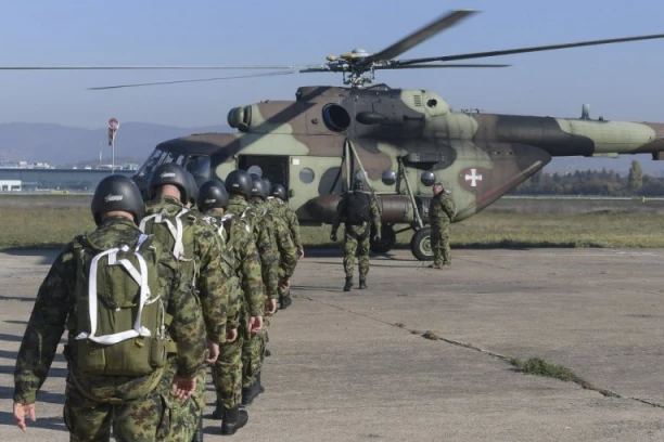 POGINUO PADOBRANAC (21) PRILIKOM IZVOĐENJA VEŽBI: Tragedija na vojnom aerodromu u Nišu!