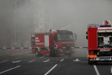 UPUCAO MUŠKARCA U NOGU, PA ZAPALIO ŠATOR! Oglasio se MUP: U zapaljenom šatoru se nije nalazilo oružje, osim onog koje je uneo osumnjičeni!