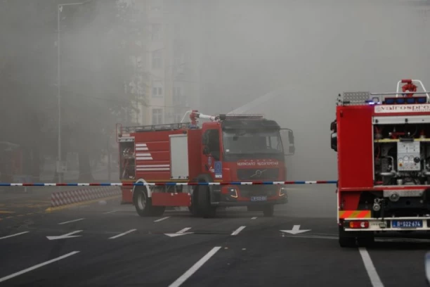 GORE HALE U SELU KUKUĆI! Prvi snimak požara osvanuo na mrežama, vatrogasci na terenu (VIDEO)