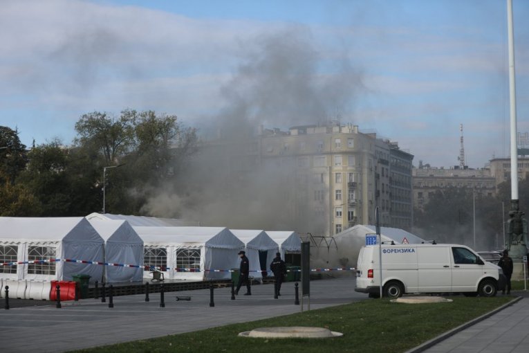 Požar ispred Skupštine