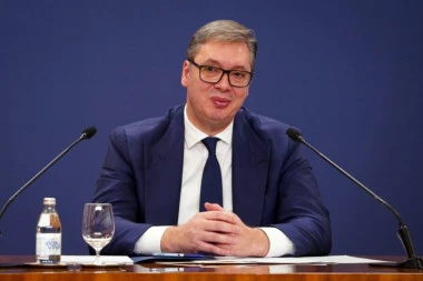 "SRBIJA SE NEĆE PREDATI I NASTAVIĆE DA NAPREDAJE"! Vučić:  "Na nasilje se odgovara mirom i istinom"!