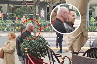 MIŠA BAČULOV VIĐEN KOD SKUPŠTINE! Danas prošetao Terazijama kada se dogodio teroristički napad! (FOTO)