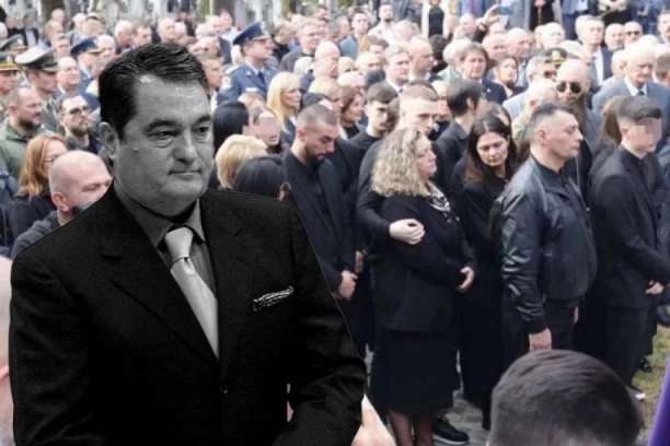 KO JE MISTERIOZNA ŽENA IZ PRVOG REDA NA SAHRANI GENERALA? Lepa voditeljka DECENIJE PROVELA U ILEGALI, a Pavkoviću je rodila SINA!