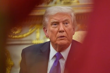 BIVŠI PREDSEDNIK ZAPALIO SALU: Trampe, ti si sramota nacije! (VIDEO)