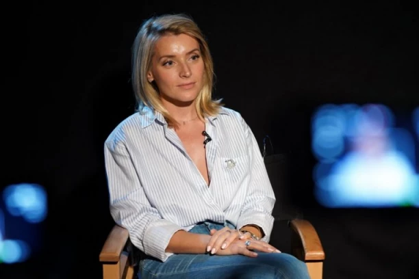 NIKAD VIĐENE FOTOGRAFIJE ANĐELKE PRPIĆ! Sve pušteno u javnost nakon informacije da je glumica u drugom stanju!