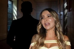 ULAZAK OVE OSOBE ĆE SVIMA DA POMRSI KONCE! Aneli ne sluti šta se sprema - JOŠ JEDAN AHMIĆ STIŽE U BELU KUĆU!