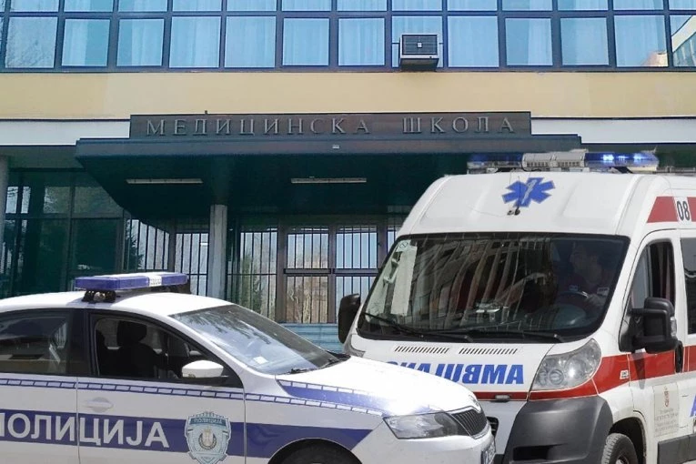 DEČAK KRVNIČKI PRETUČEN ZA VREME ČASA! Učenici Medicinske škole na Zvezdari se okupljaju u znak podrške drugu!