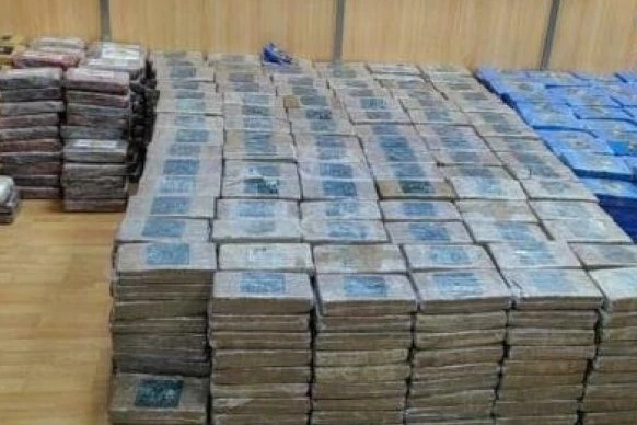 PALE VOĐE "BALKANSKOG KARTELA"! U operaciji "Bela plima" zaplenjeno 10 tona droge, evo kako je presretnut brod u Atlantiku! SRBI OZNAČENI KAO ŠEFOVI!