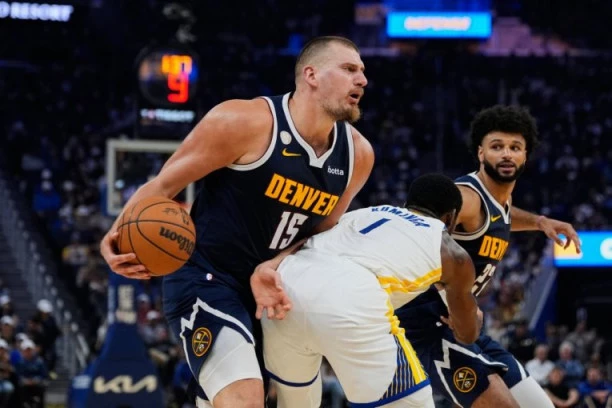 KOŠARKAŠI DENVERA SKOČILI S KLUPE ZBOG JOKIĆA I GORDONA (VIDEO)