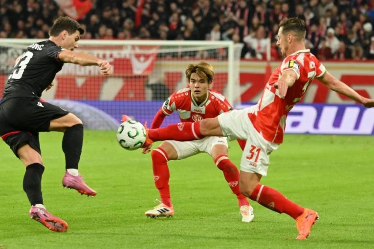 RAZBIJ USTAŠU, ŽIVELI PARTIZANI: Šokiraćete se kada vidite ko je napisao transparent (VIDEO)