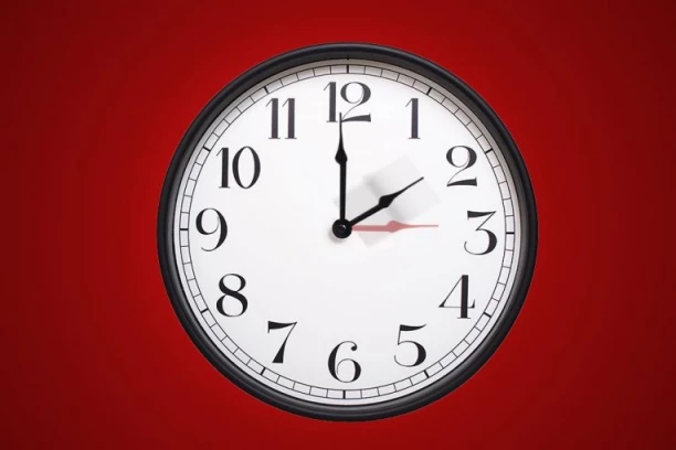 POMERANJE SATA U NEDELJU! Spavaćemo više! Evo kada se tačno vraćaju kazaljke!