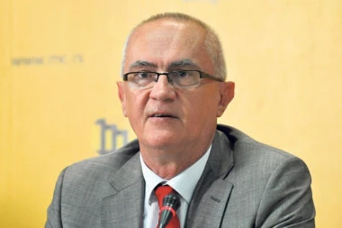 ŠABIĆ PONOVO "BRILJIRA" NA BLOKADERSKOJ N1: ČOVEK KOJI JE SAM SEBE SAPLEO SAD “RAZOTKRIVA” ZVUČNI TOP! Prazne priče, stari recept – bivši poverenik opet u ulozi žrtve! (VIDEO)