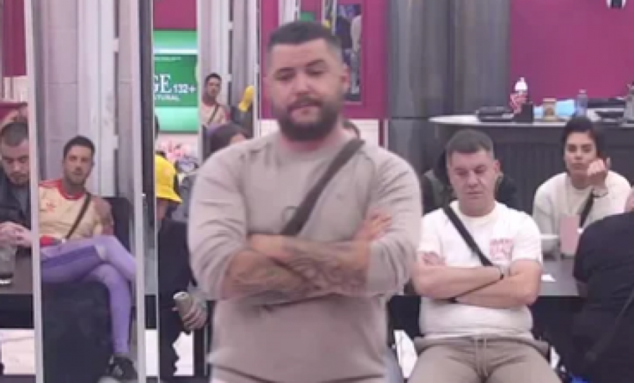 SKANDALČINA VEKA! Pojavio se snimak kako se Aneli TRESLA kod Karamujića - OVAKO je isterivao DEMONE iz nje!