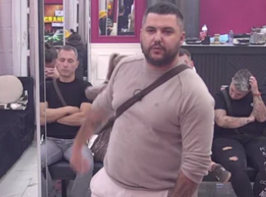 SKANDAL TRESE ELITU! Asmin UCENJUJE Situ EKSPLICITNIM snimkom - OVE reči mu je izgovarala tokom AKCIJE!