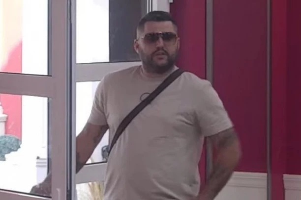 MUSTAFA DURDŽIĆ ŠOKIRAO OBJAVOM: Taj kobni dan je ZAUVEK PROMENIO Asminov život - ovako je sve počelo! (FOTO)