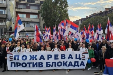 VUČEVIĆ OBJAVIO MOĆAN SNIMAK IZ POŽAREVCA! "Ustala Srbija, slobodarska i neustrašiva!" (VIDEO)