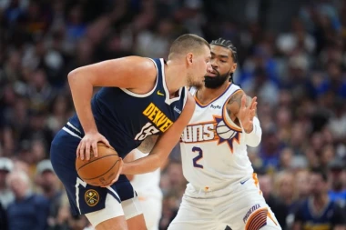 NEĆETE VEROVATI! Evo kada je Jokić postigao prve poene protiv Finiksa!