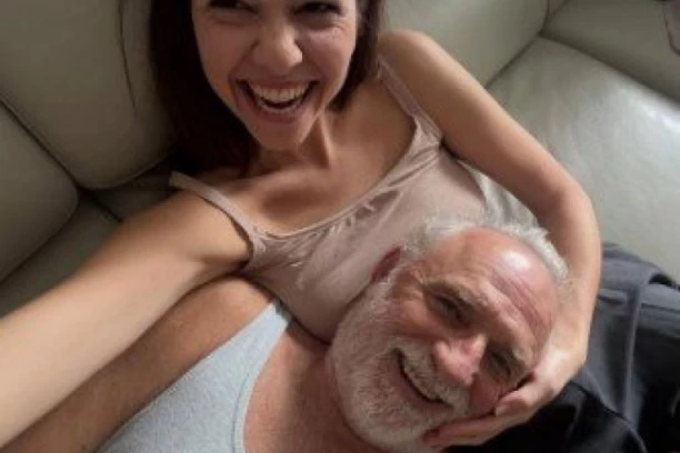 "I JA VOLIM DA PROBAM NOVE STVARI!" Objava Anice Lazić PODIGLA BURU NA MREŽAMA - JE L' TO VAMA NORMALNO?!