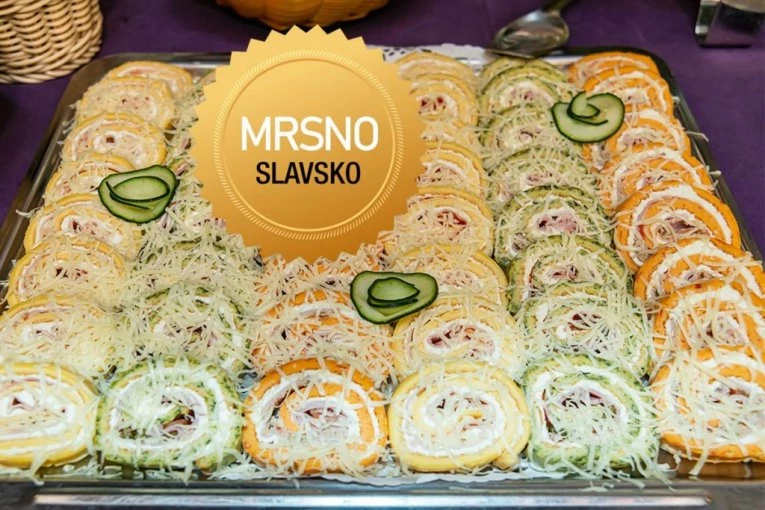 TRI UKUSNA SLANA ROLATA ZA SAVRŠENU SLAVSKU TRPEZU: Predjelo obojeno u nijanse koje simbolizuju radost, mir i zajedništvo
